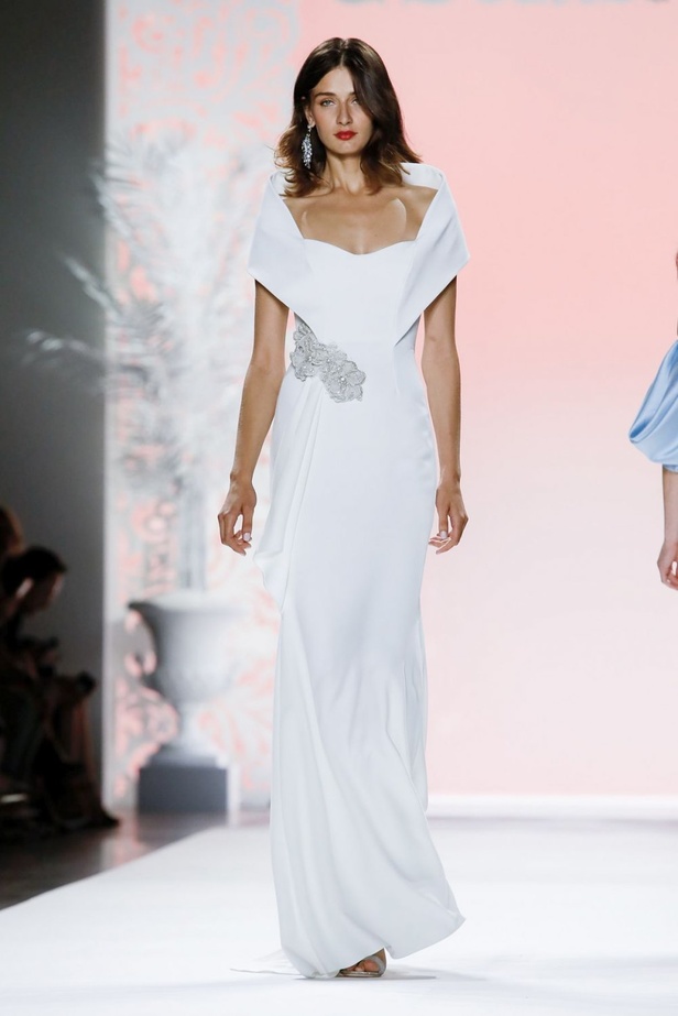 اسبوع الموضة في نيويورك 2019 عرض مجموعة  badgley mischka ربيع وصيف 2020
