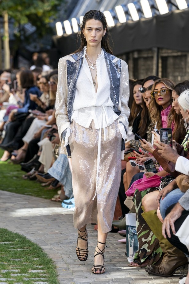 اسبوع الموضة في لندن 2019 عرض أزياء رولان موريه ربيع وصيف 2020