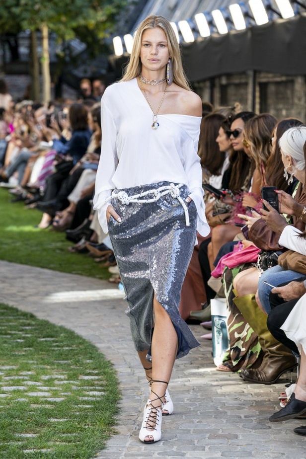 اسبوع الموضة في لندن 2019 عرض أزياء رولان موريه ربيع وصيف 2020