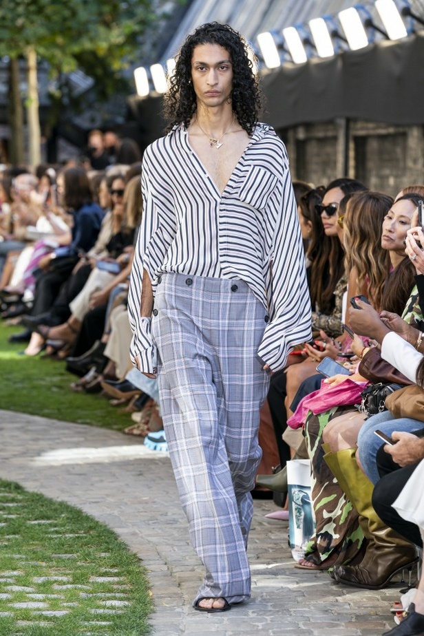 اسبوع الموضة في لندن 2019 عرض أزياء رولان موريه ربيع وصيف 2020