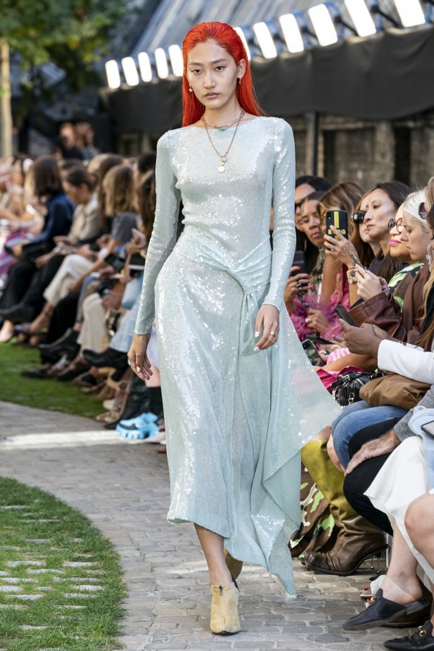 اسبوع الموضة في لندن 2019 عرض أزياء رولان موريه ربيع وصيف 2020