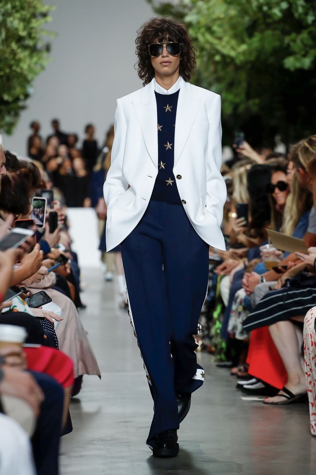 أسبوع الموضة في نيويورك 2019 .. عرض أحدث موديلات شنط Michael Kors