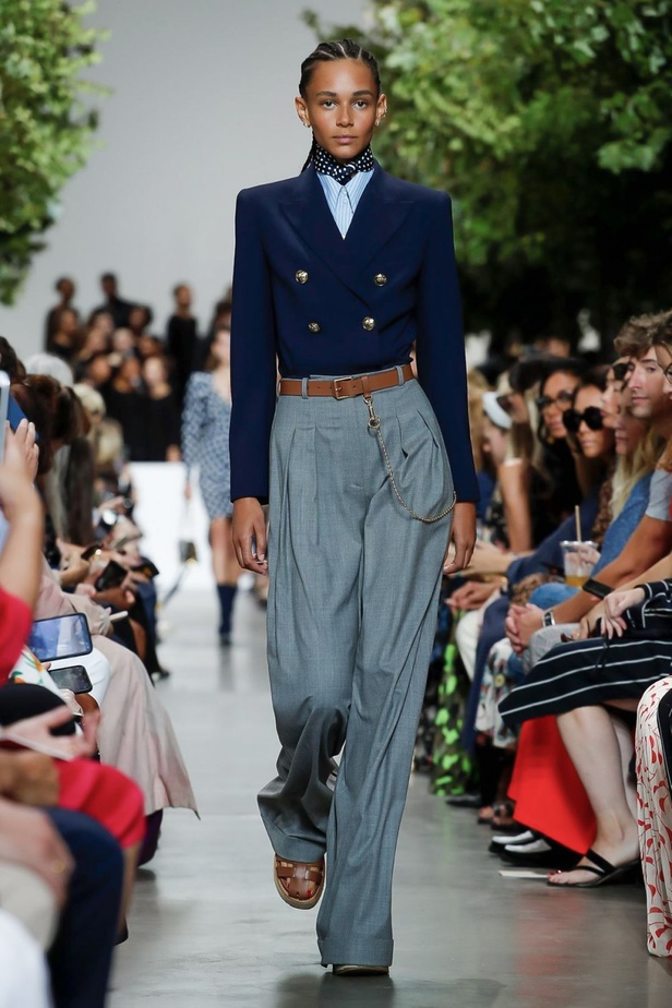 أسبوع الموضة في نيويورك 2019 .. عرض أحدث موديلات شنط Michael Kors