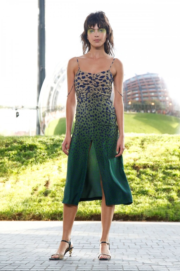 اسبوع الموضة في لندن 2019 مجموعة أزياء HOUSE OF HOLLANDS الجاهزة لربيع وصيف 2020