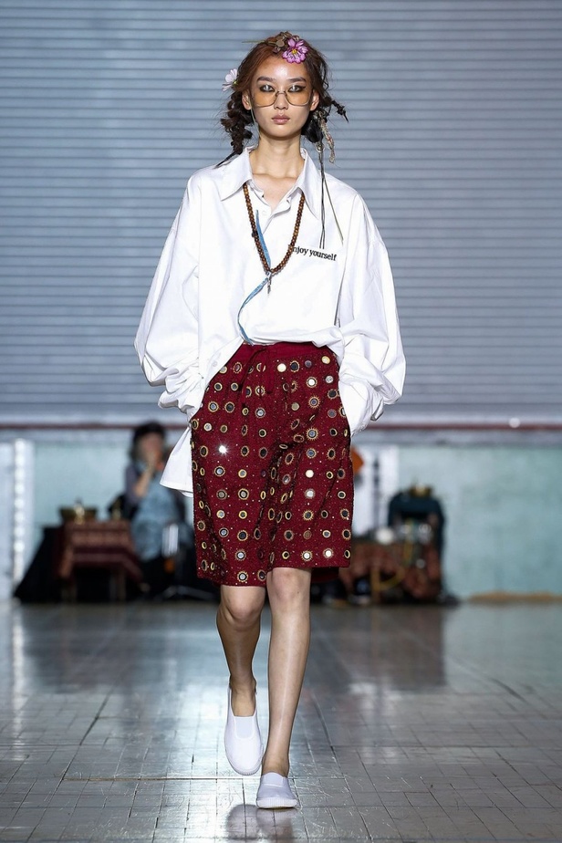 اسبوع الموضة في لندن 2019 مجموعة ASHISH لربيع وصيف 2020