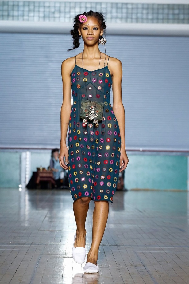 اسبوع الموضة في لندن 2019 مجموعة ASHISH لربيع وصيف 2020