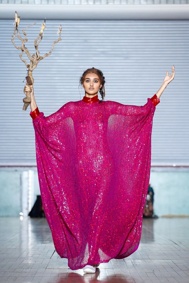 اسبوع الموضة في لندن 2019 مجموعة ASHISH لربيع وصيف 2020