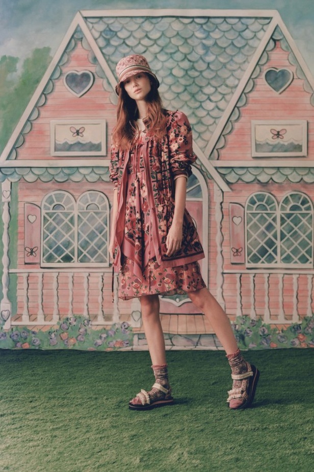 عرض ازياء Anna Sui لموسم ربيع وصيف 2021