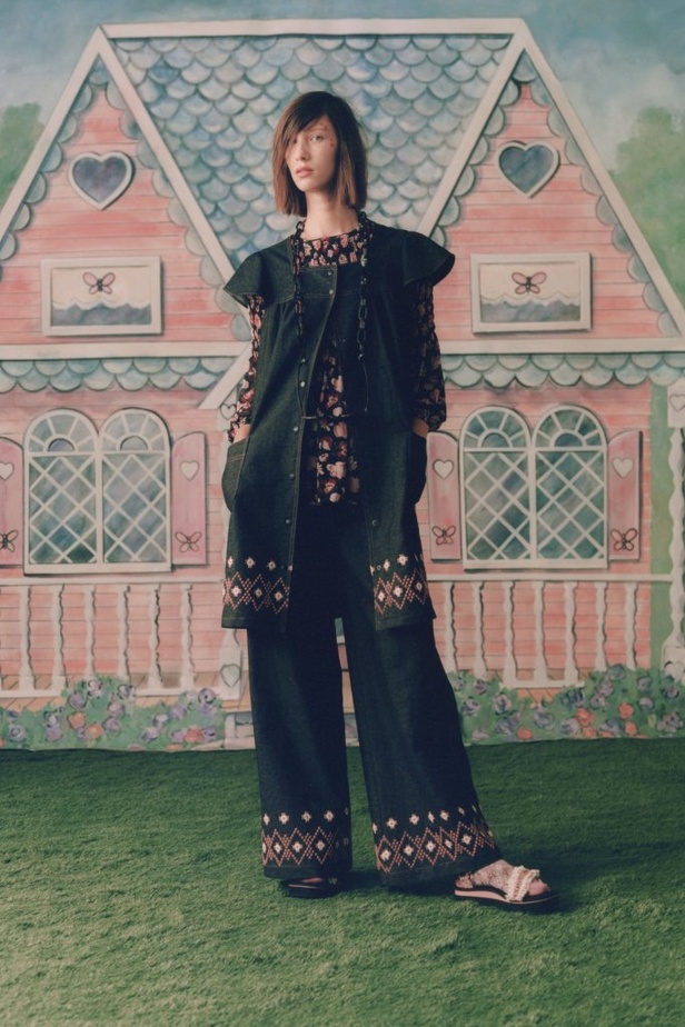 عرض ازياء Anna Sui لموسم ربيع وصيف 2021