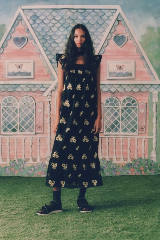 عرض ازياء Anna Sui لموسم ربيع وصيف 2021