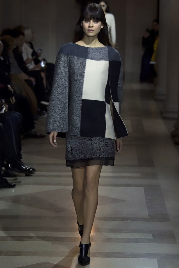 الفساتين بأشكالها وألوانها تغزو عرض كارولينا هيريرا