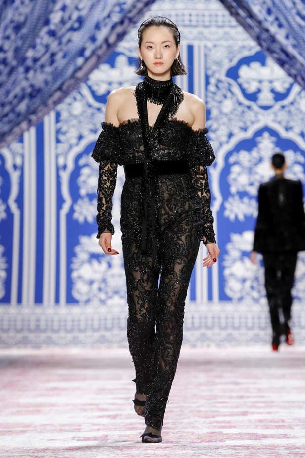 عرض أزياء نعيم خان لخريف وشتاء 2019‏