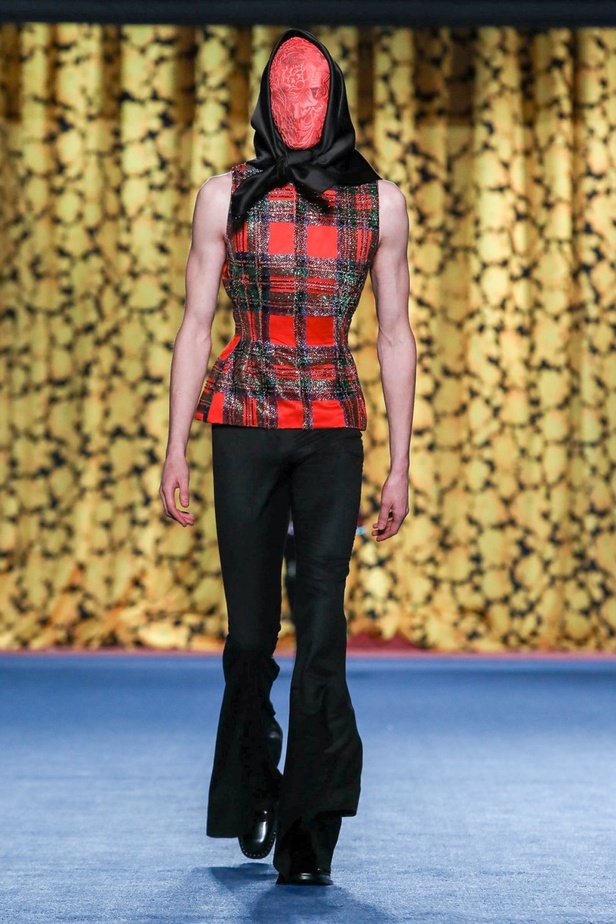 عرض أزياء Richard Quinn لخريف وشتاء 2020-2021