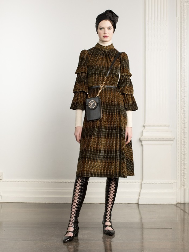 مجموعة TEMPERLEY LONDON من اسبوع الموضة في لندن لخريف وشتاء 2020/2021