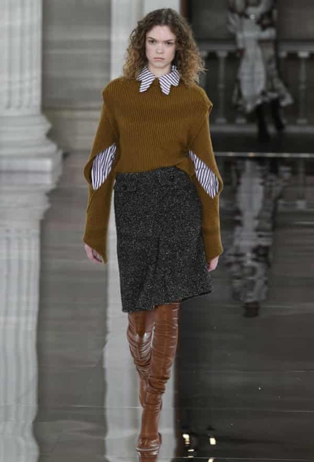 ازياء فكتوريا بيكهام  الفخمة من اسبوع الموضة في لندن 2020