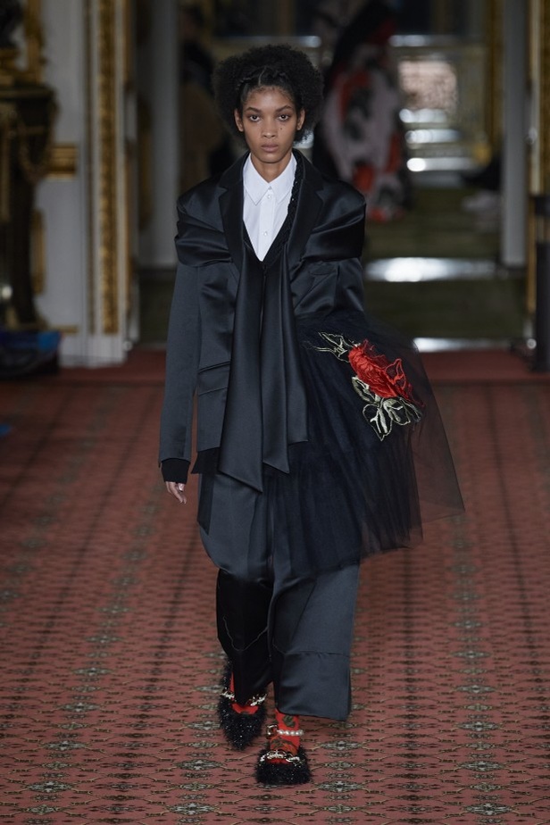 مجموعة الالبسة الفاخرة من SIMONE ROCHA لخريف وشتاء 2020-2021