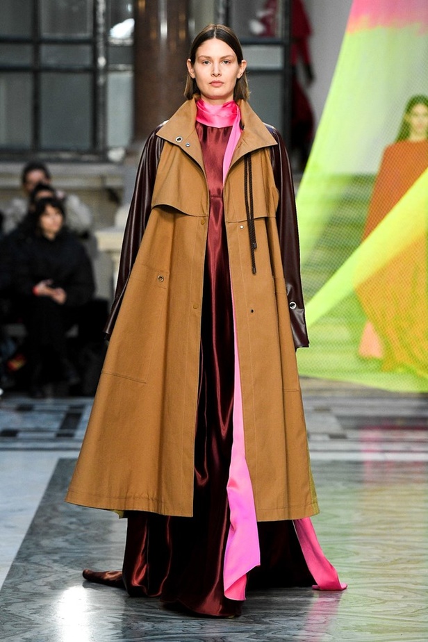 ازياء ROKSANDA لخريف وشتاء 2020-2021 خلال اسبوع الموضة في لندن   