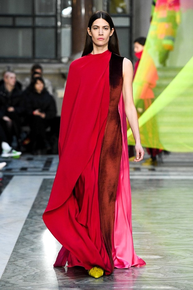 ازياء ROKSANDA لخريف وشتاء 2020-2021 خلال اسبوع الموضة في لندن   