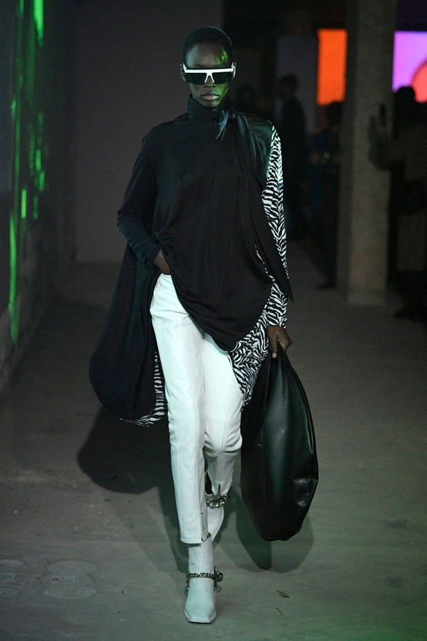 عرض ازياء MAISON MARGIELA لخريف وشتاء 2020-2021 من لندن 