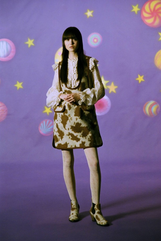 عرض ازياء مجموعة Anna Sui لصيحات موسم خريف وشتاء 2021