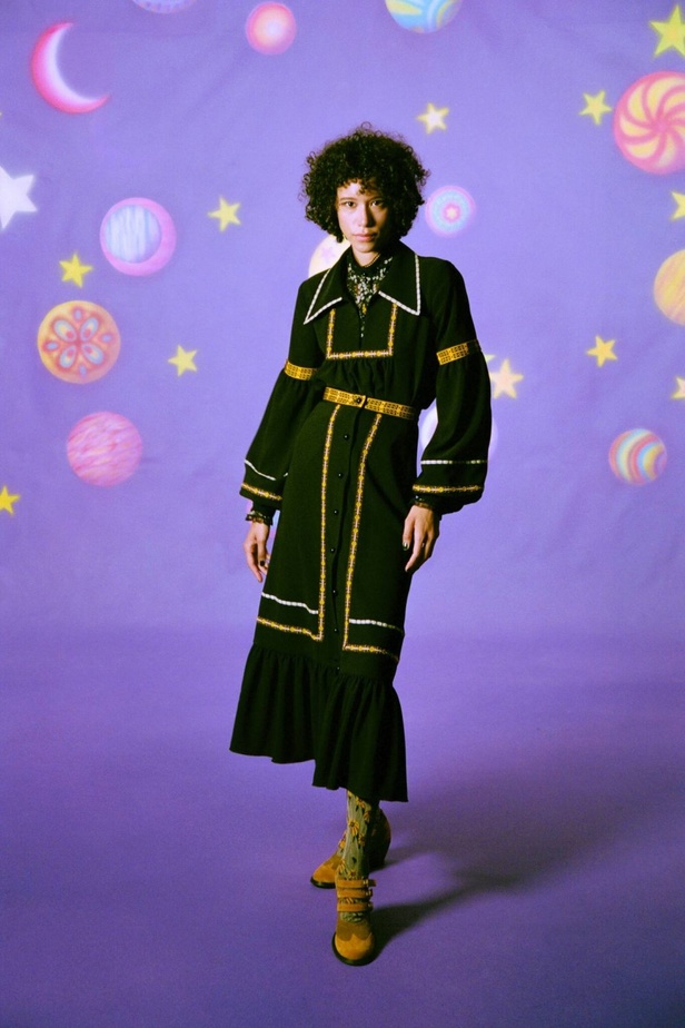 عرض ازياء مجموعة Anna Sui لصيحات موسم خريف وشتاء 2021