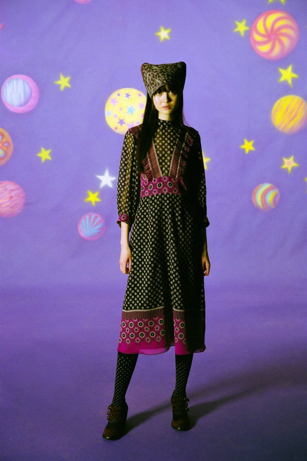 عرض ازياء مجموعة Anna Sui لصيحات موسم خريف وشتاء 2021