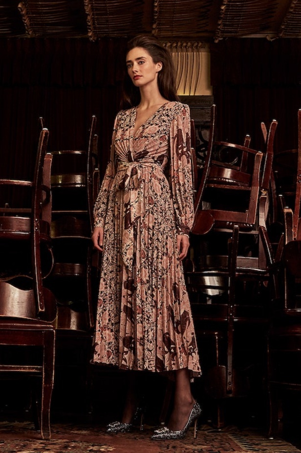 مجموعة Badgley Mischka لموسم خريف وشتاء 2021-2022