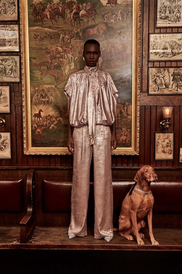 مجموعة Badgley Mischka لموسم خريف وشتاء 2021-2022