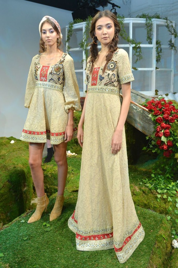 مجموعة Alice & Olivia لموسمي ربيع وصيف ٢٠١٧