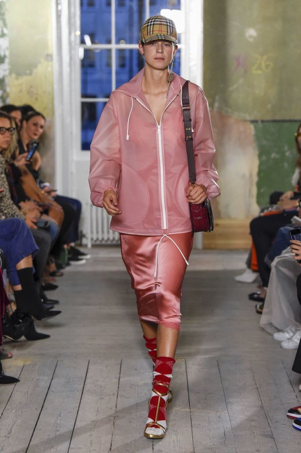 مجموعة Burberry لربيع وصيف 2018