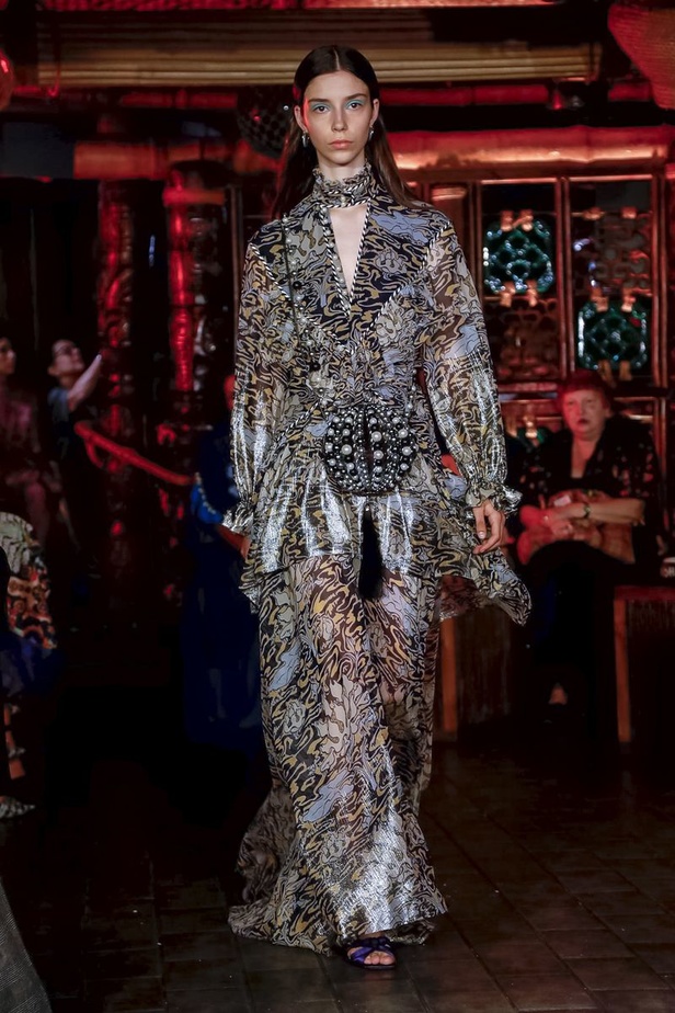 عرض أزياء Peter Pilotto لربيع وصيف ٢٠١٩ !