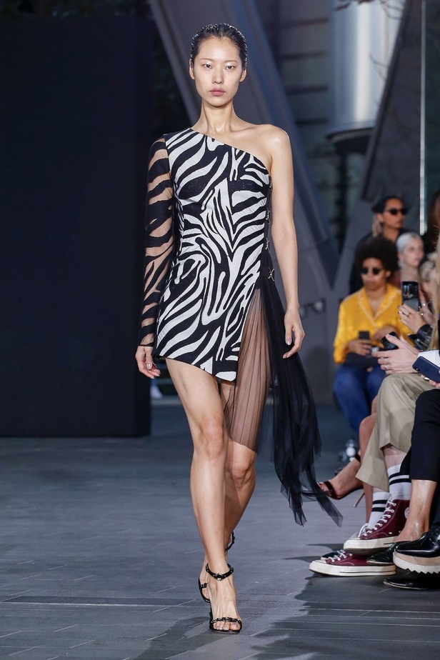 اسبوع الموضة في لندن 2019   مجموعة أزياء ديفيد كوما الجاهزة لربيع وصيف 2020