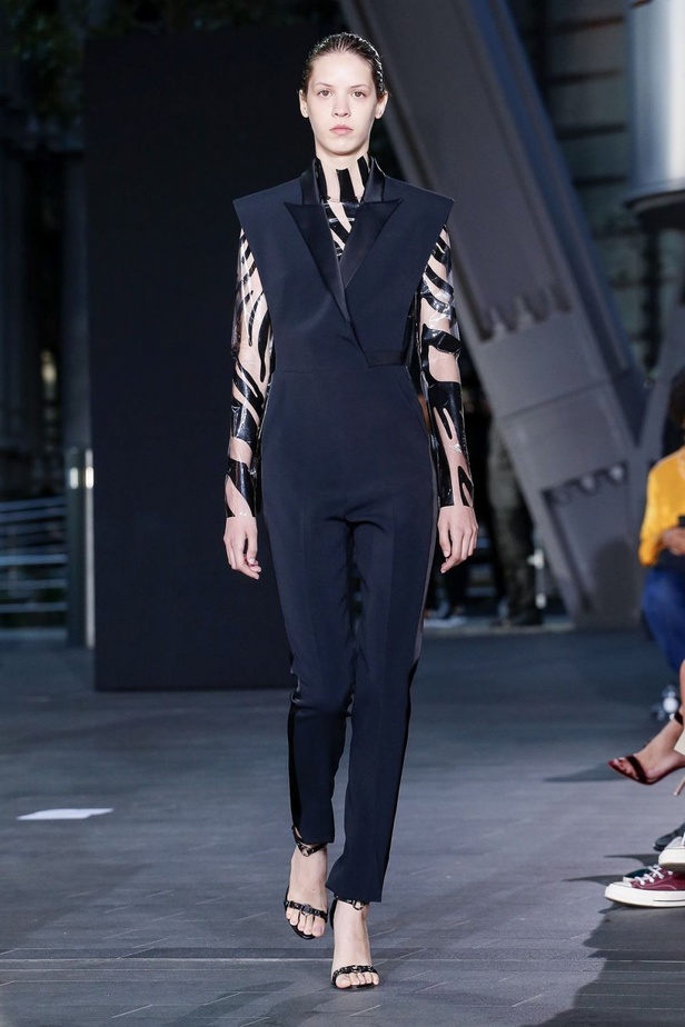 اسبوع الموضة في لندن 2019   مجموعة أزياء ديفيد كوما الجاهزة لربيع وصيف 2020