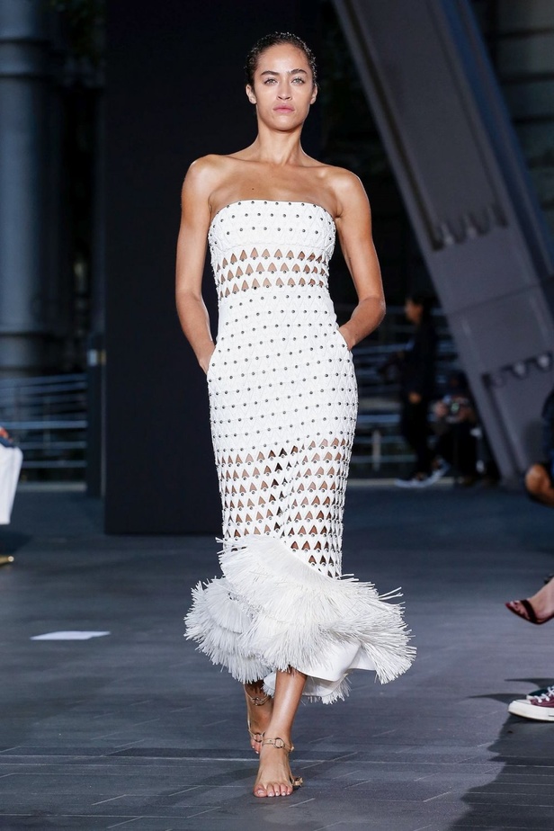 اسبوع الموضة في لندن 2019   مجموعة أزياء ديفيد كوما الجاهزة لربيع وصيف 2020