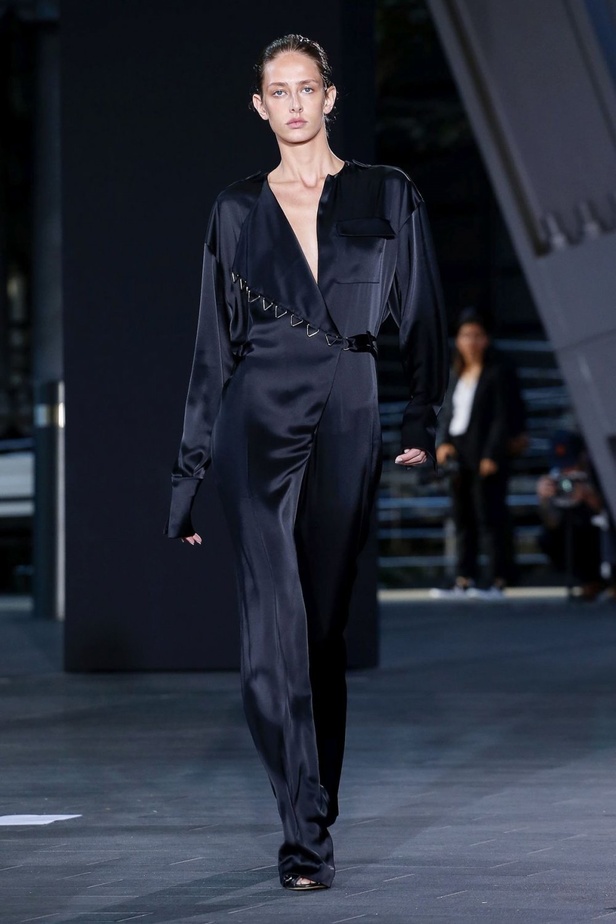 اسبوع الموضة في لندن 2019   مجموعة أزياء ديفيد كوما الجاهزة لربيع وصيف 2020