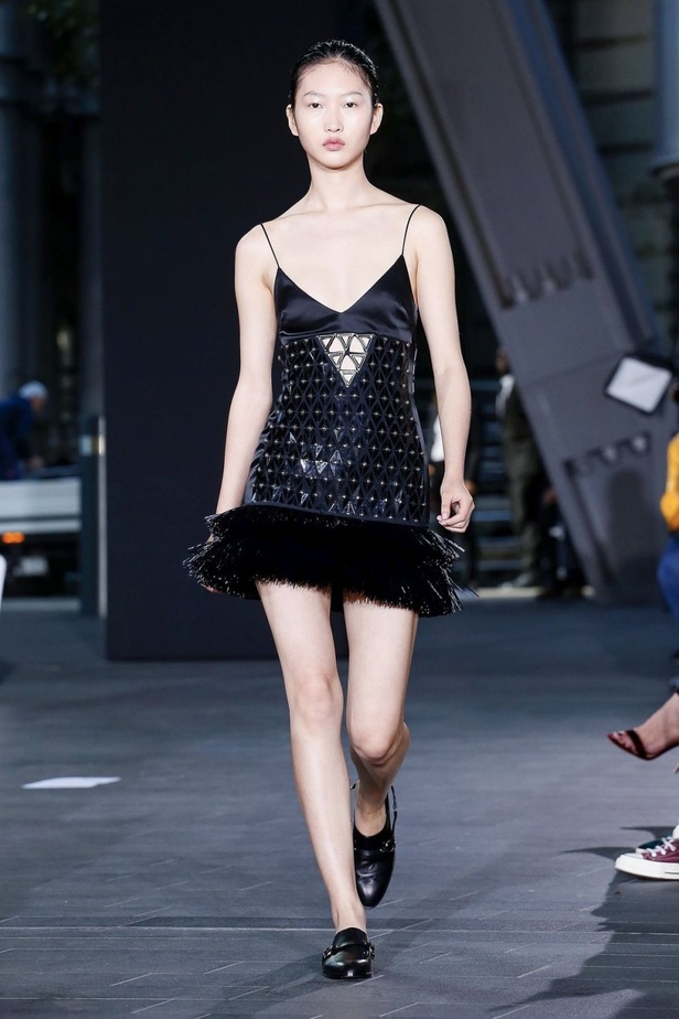 اسبوع الموضة في لندن 2019   مجموعة أزياء ديفيد كوما الجاهزة لربيع وصيف 2020