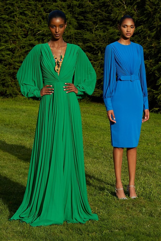 عرض ازياء badgley mischka في نيويورك لموسم ربيع وصيف 2021