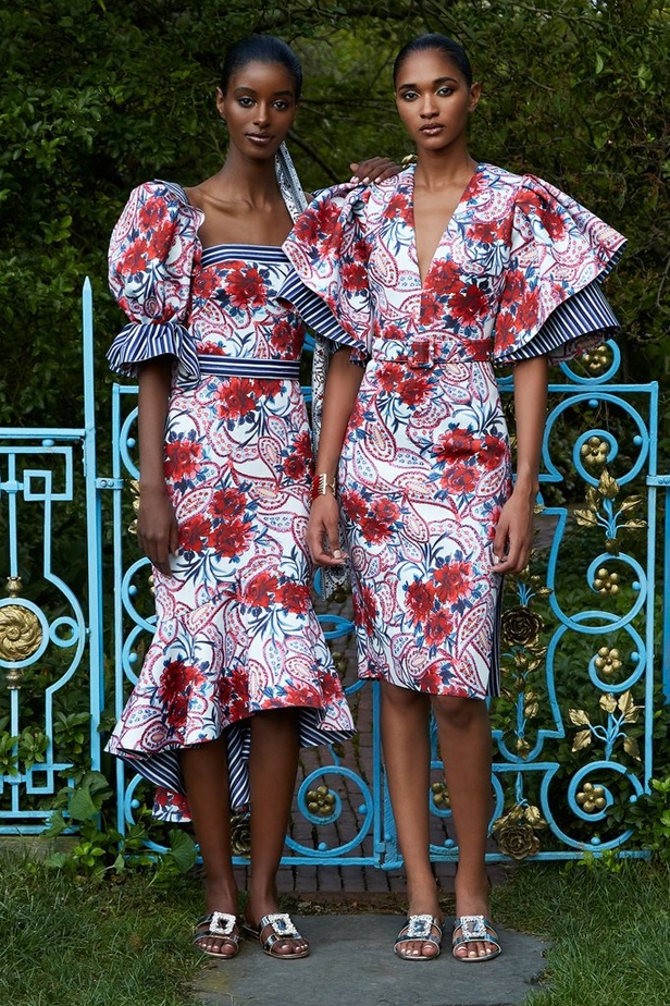 عرض ازياء badgley mischka في نيويورك لموسم ربيع وصيف 2021