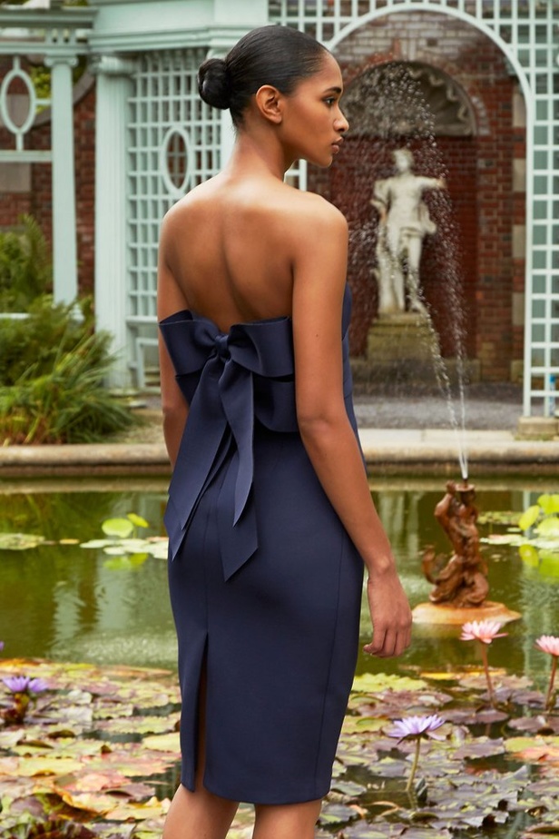 عرض ازياء badgley mischka في نيويورك لموسم ربيع وصيف 2021