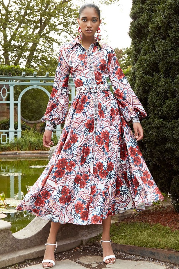 عرض ازياء badgley mischka في نيويورك لموسم ربيع وصيف 2021