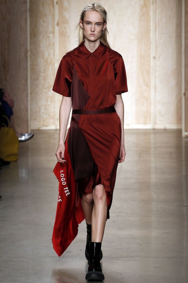 عرض ازياء "دي كاي أن واي" خريف وشتاء 2016-2017