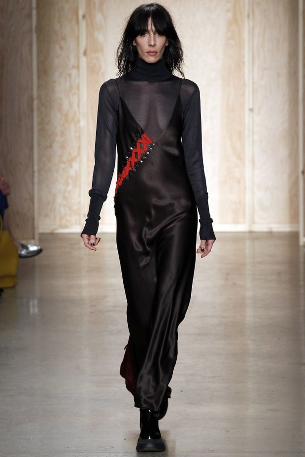 عرض ازياء "دي كاي أن واي" خريف وشتاء 2016-2017