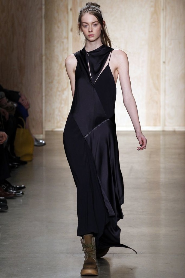 عرض ازياء "دي كاي أن واي" خريف وشتاء 2016-2017