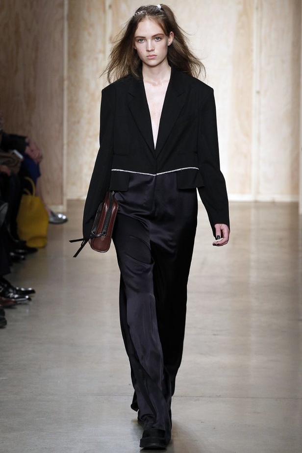 عرض ازياء "دي كاي أن واي" خريف وشتاء 2016-2017