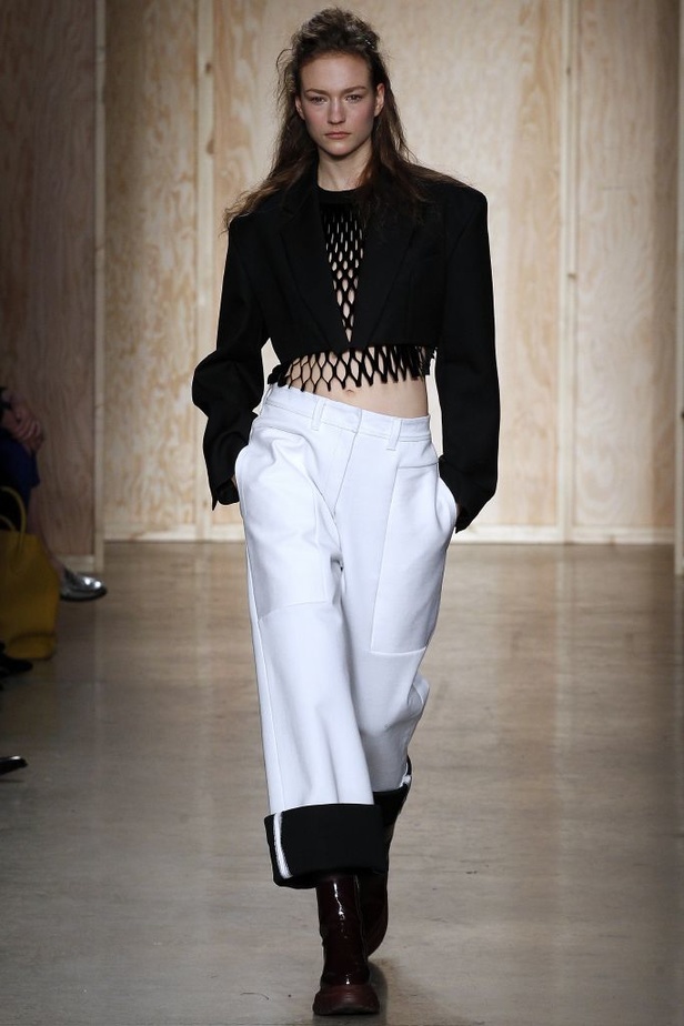 عرض ازياء "دي كاي أن واي" خريف وشتاء 2016-2017