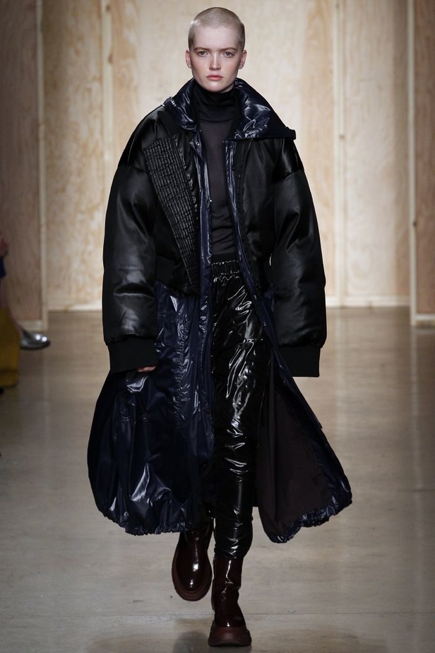 عرض ازياء "دي كاي أن واي" خريف وشتاء 2016-2017