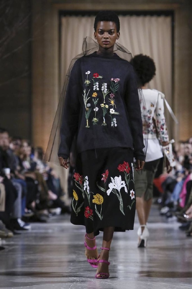 عرض أزياء اوسكار دي لارانتا لموسم خريف وشتاء 2018