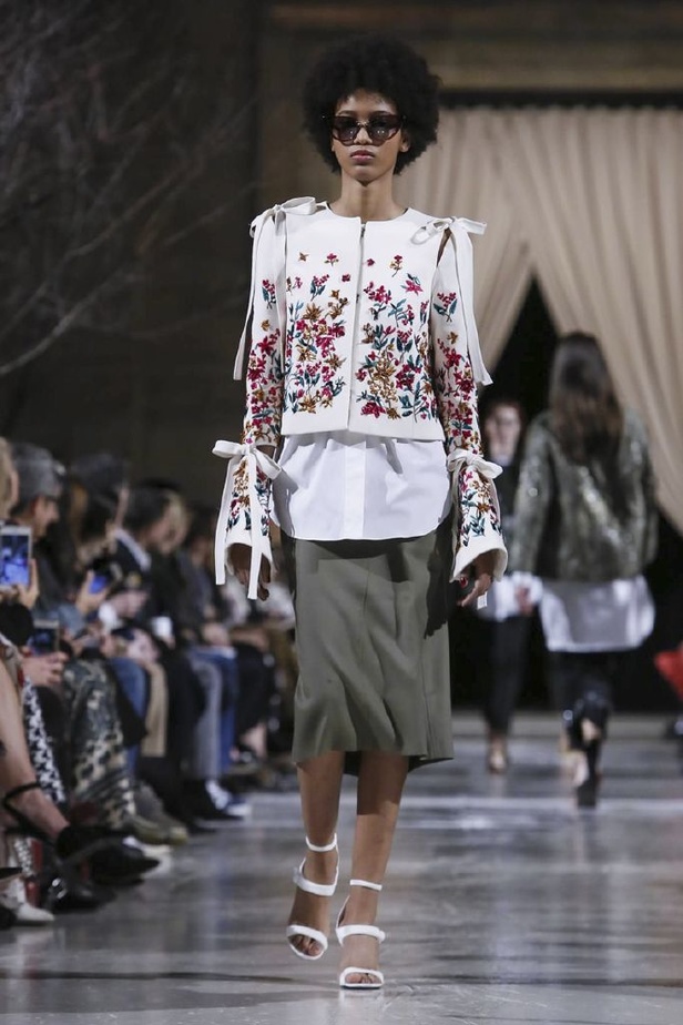 عرض أزياء اوسكار دي لارانتا لموسم خريف وشتاء 2018