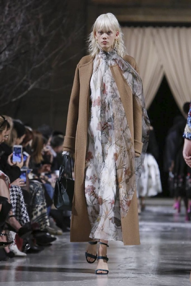 عرض أزياء اوسكار دي لارانتا لموسم خريف وشتاء 2018