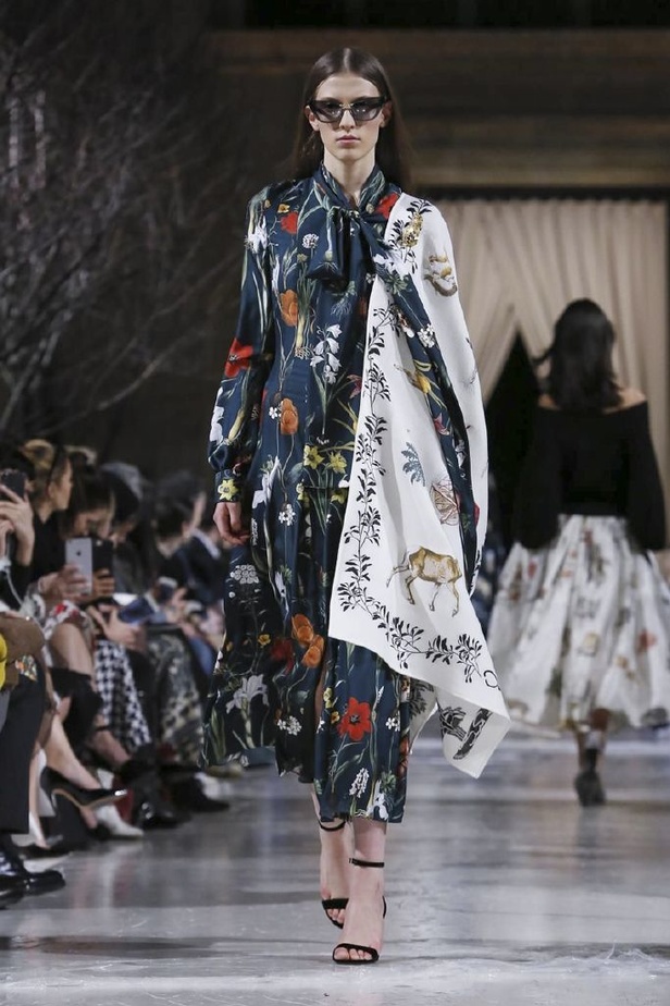 عرض أزياء اوسكار دي لارانتا لموسم خريف وشتاء 2018